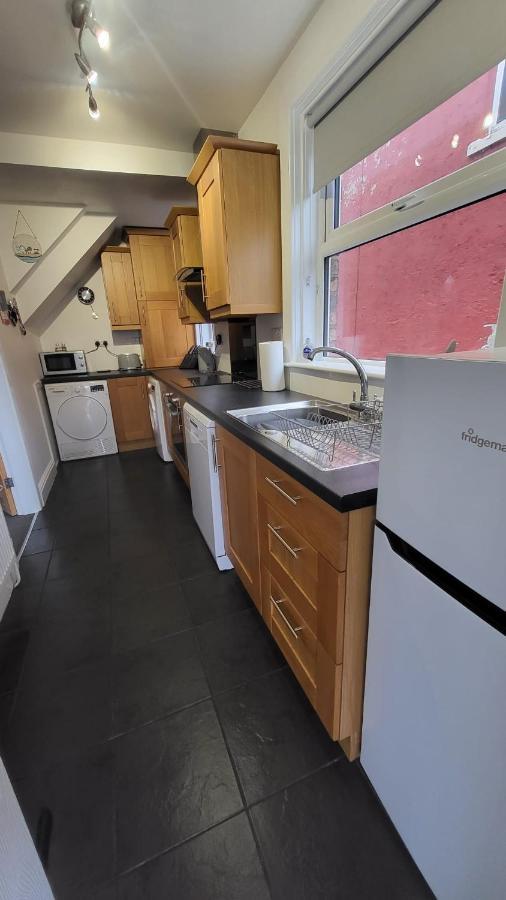 - At - Sleeps 6 Holiday home *