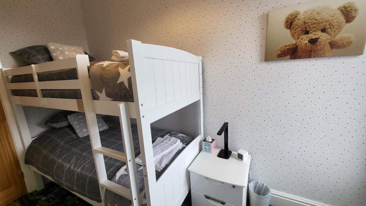 - At - Sleeps 6 Southport