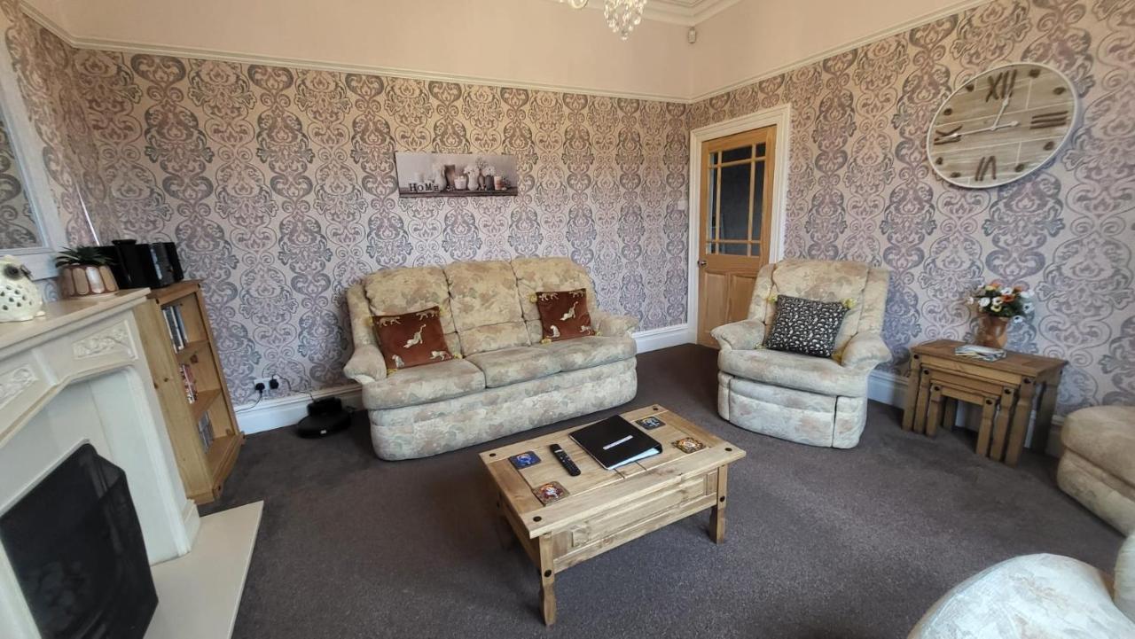 Holiday home - At - Sleeps 6 *