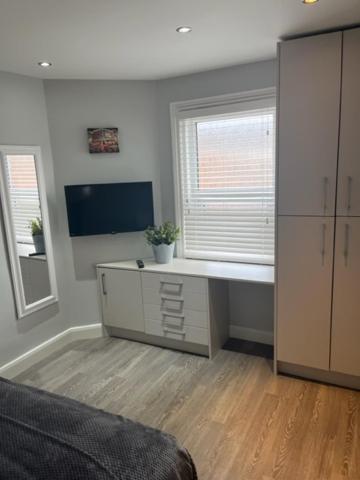 Stanley Street Apartment *
