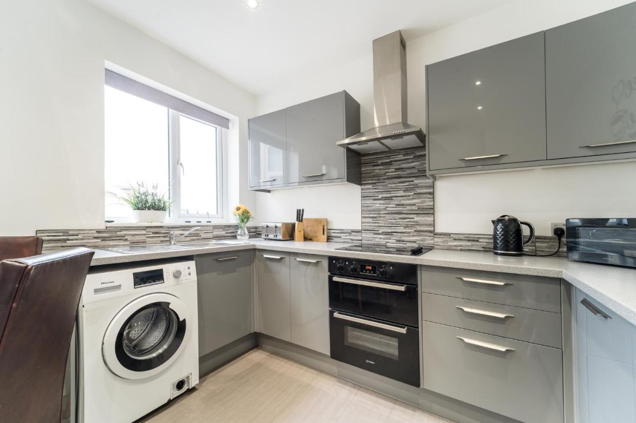 Birkdale Boutique Sleeps 5 *