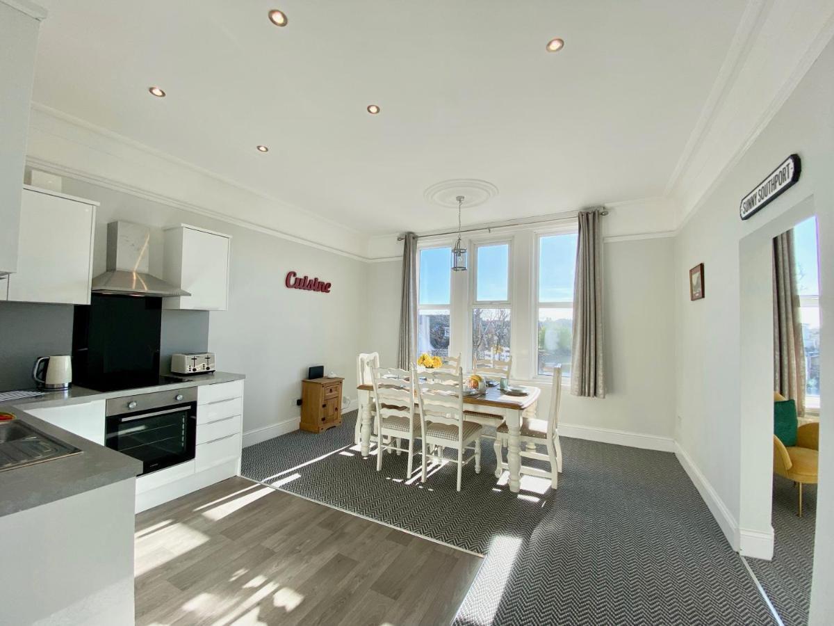 Birkdale Coastal Suites Apartment