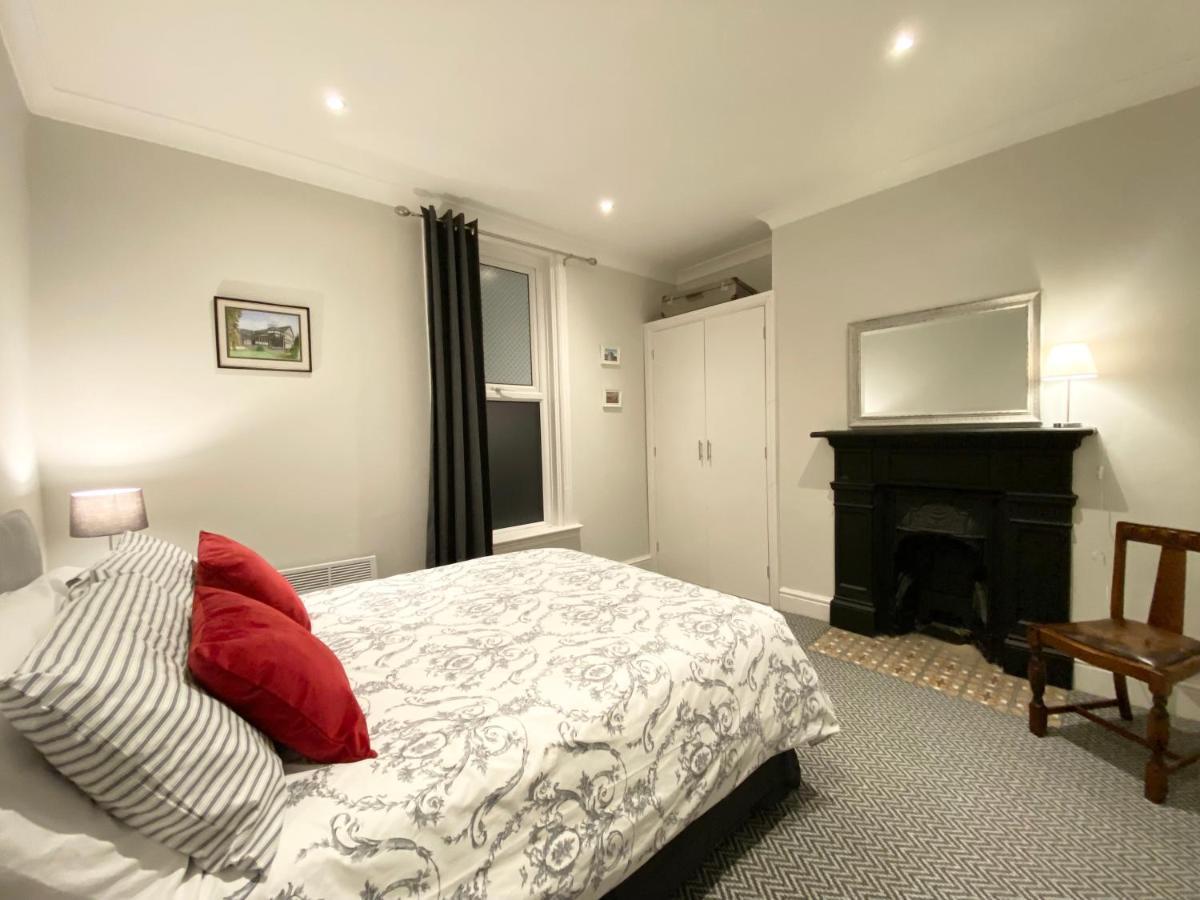 Birkdale Coastal Suites Apartment