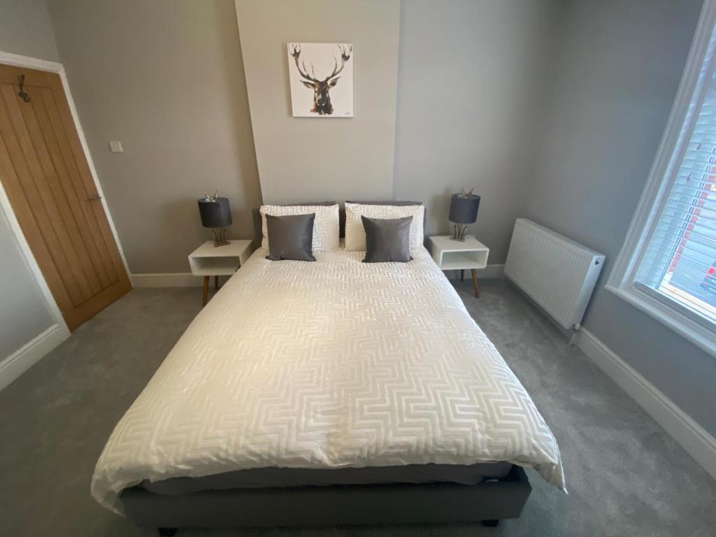 Amazing Two Bedroom - Sr Apartment Southport
