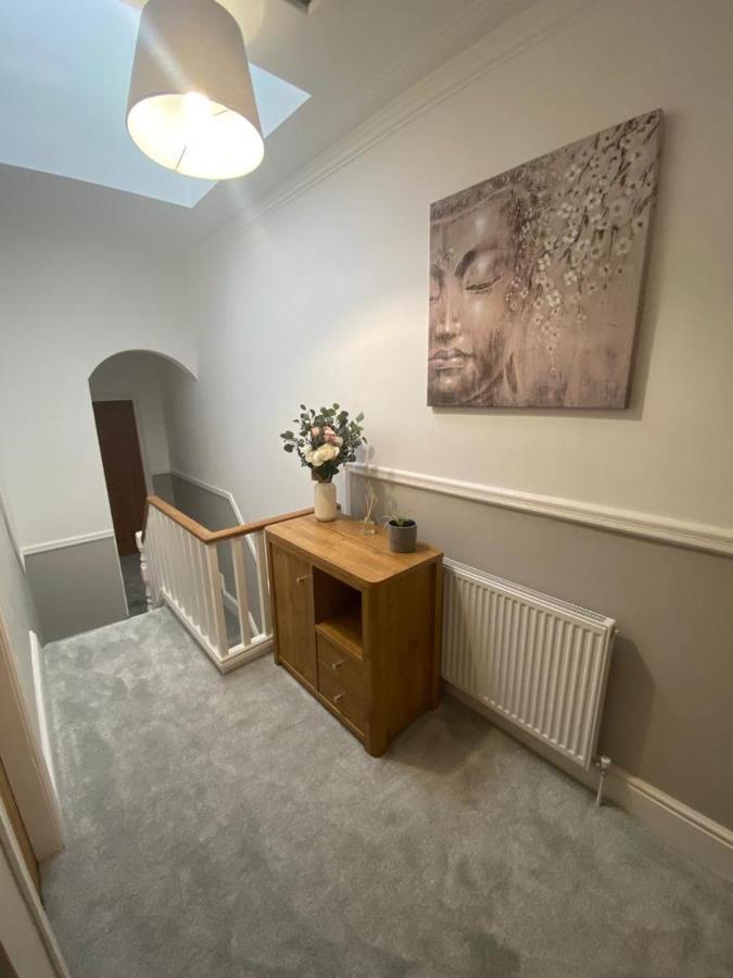 Amazing Two Bedroom - Sr Apartment Southport