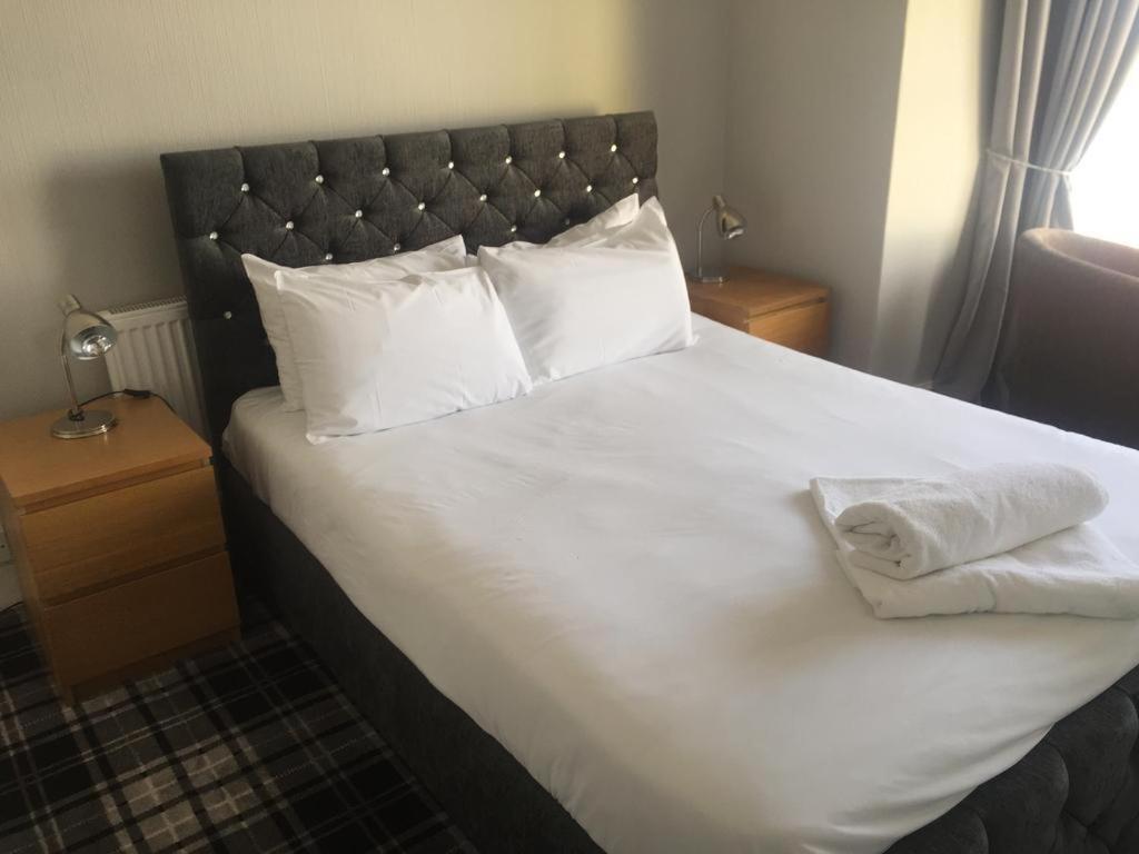 Hotel & Victoria