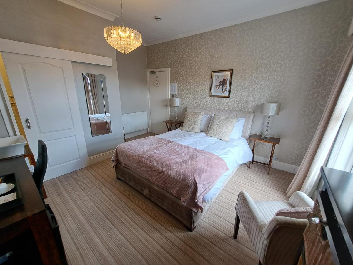 The Ambassador Townhouse 4* Southport