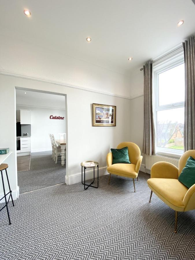 Apartment Birkdale Coastal Suites