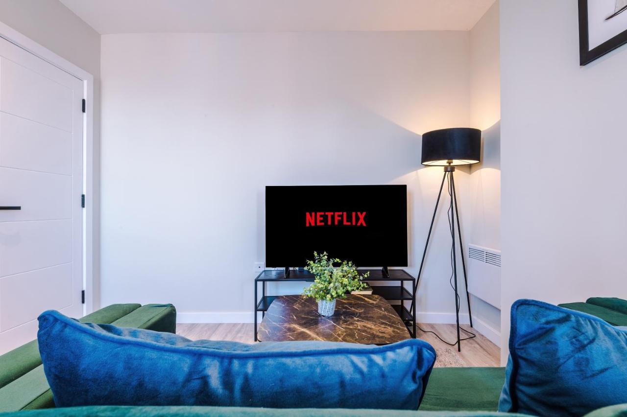 Apartment Stylish, Central And Spacious In