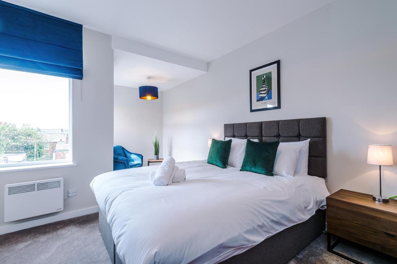 Stylish, Central And Spacious In * Southport