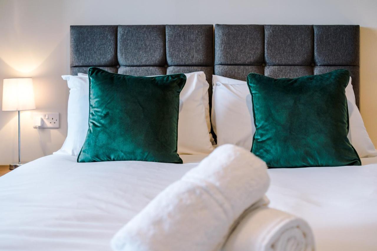 Stylish, Central And Spacious In Apartment *