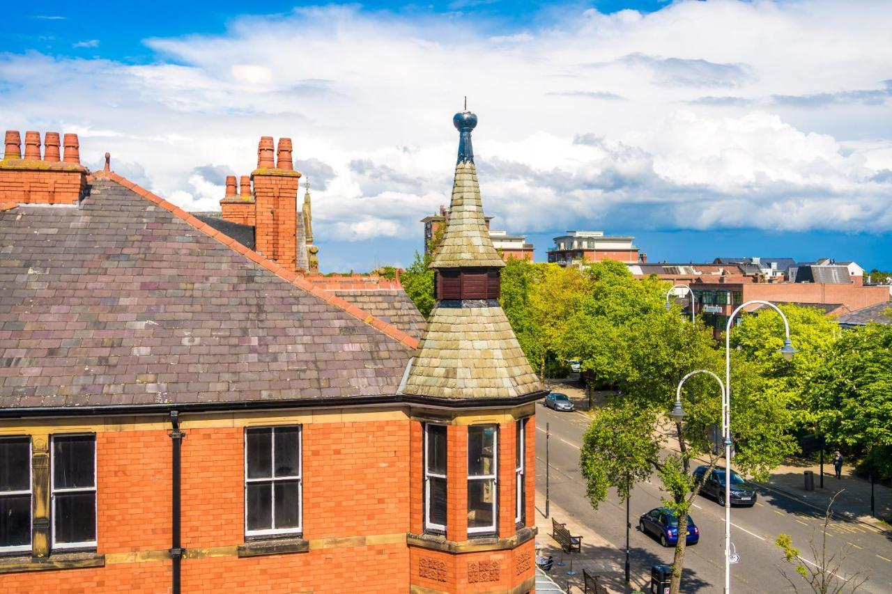 Stylish, Central And Spacious In Apartment Southport