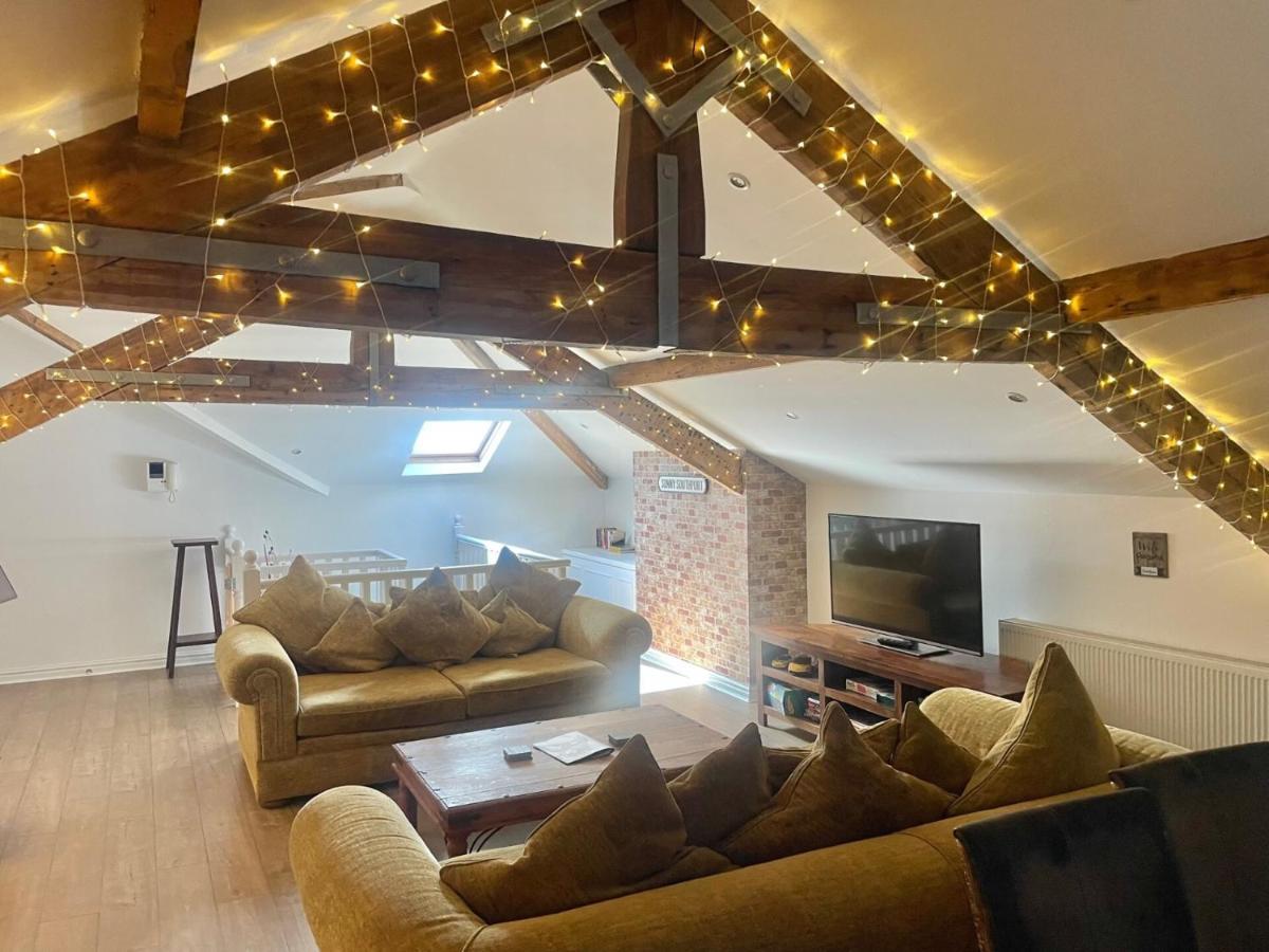 House 3 Bed Penthouse * Southport
