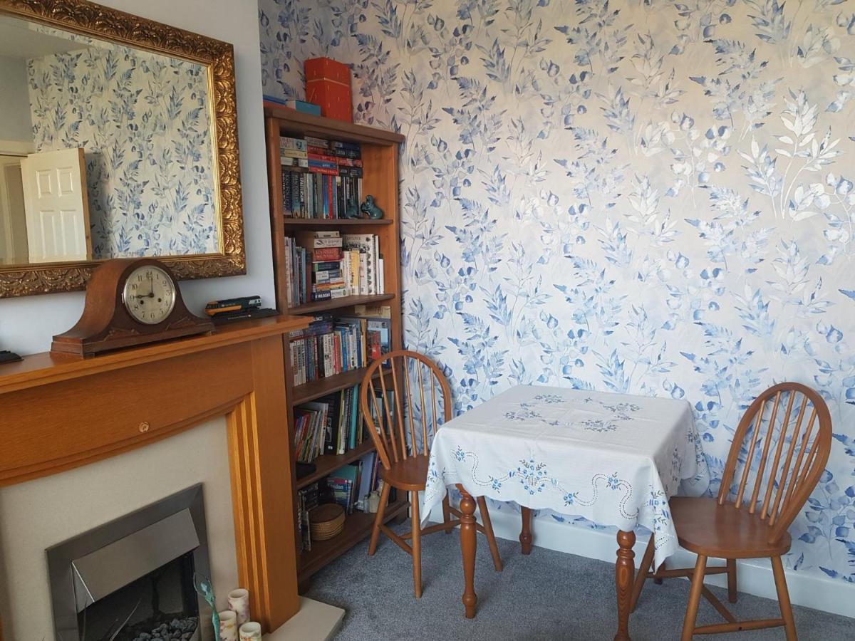 No. 70 Bed & Breakfast *