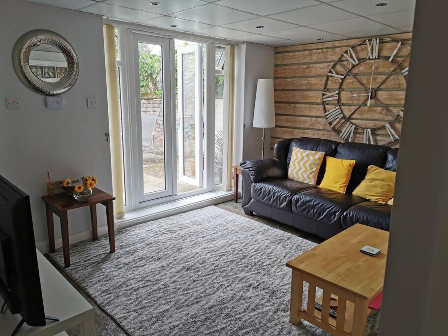 Apartment Private Garden With Secure Parking Southport