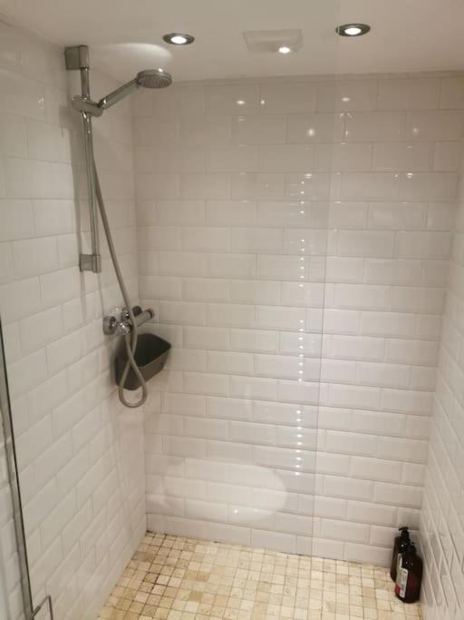 Private Garden With Secure Parking Apartment Southport