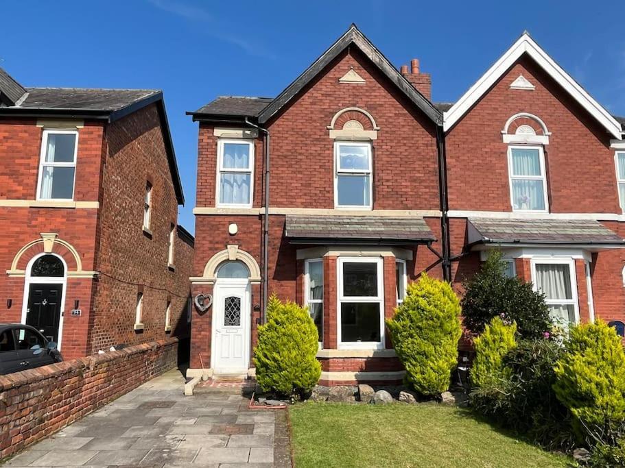 Cosy 4 Bedroom House *