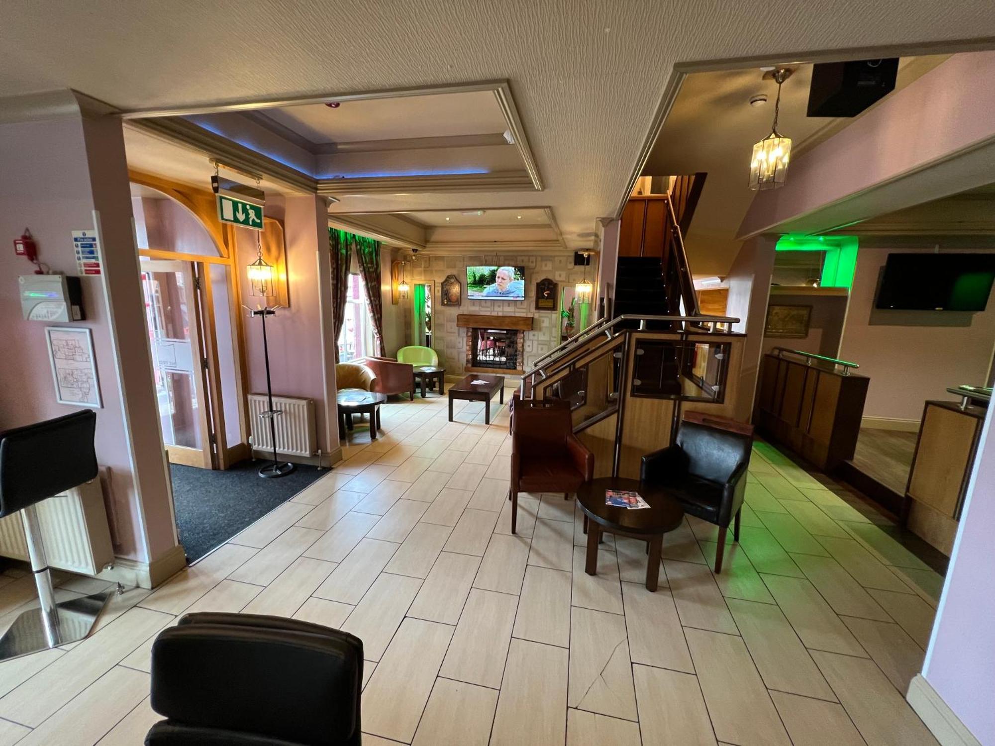 Metro Hotel