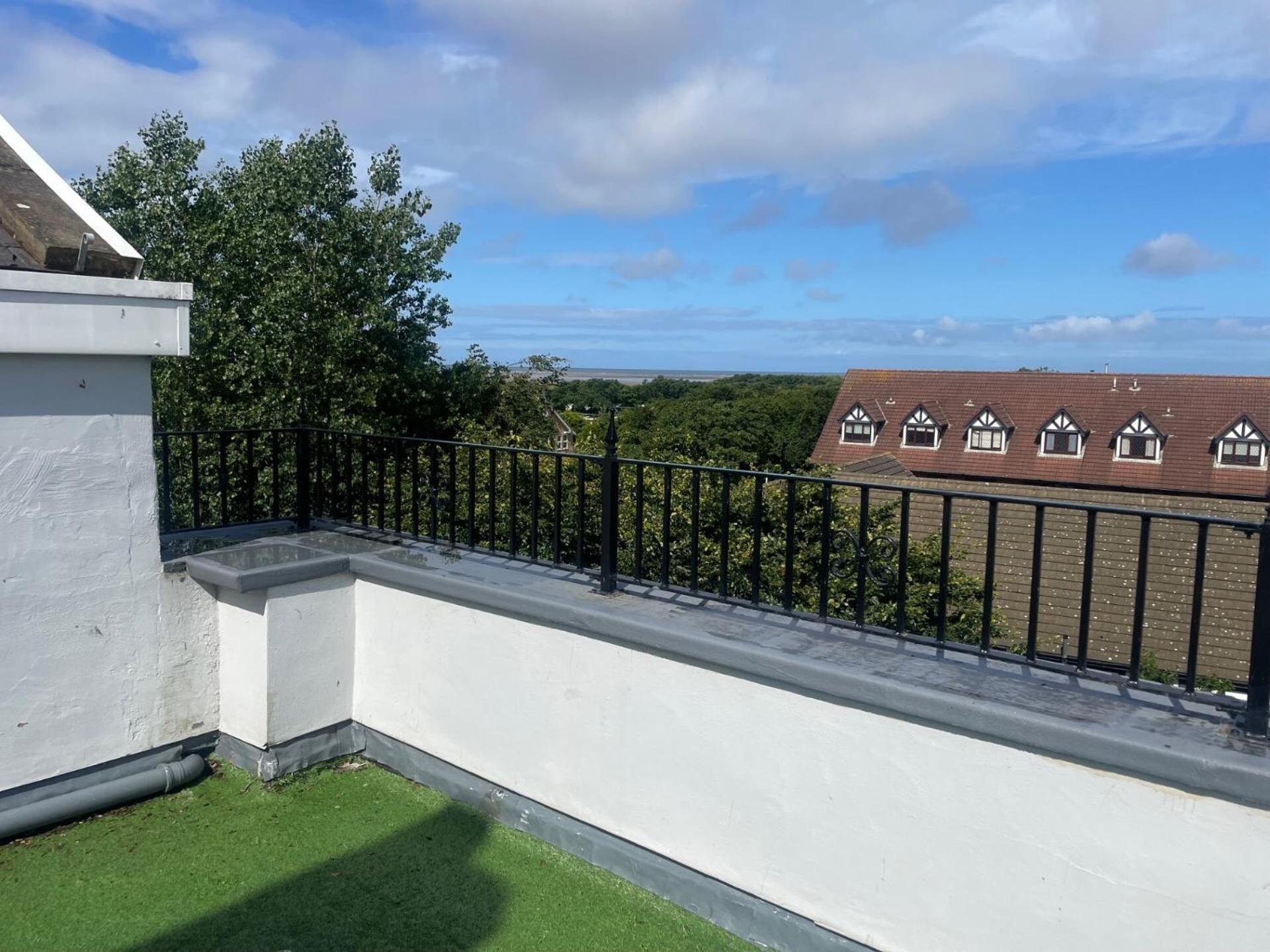 House 3 Bed Penthouse Apartment Southport