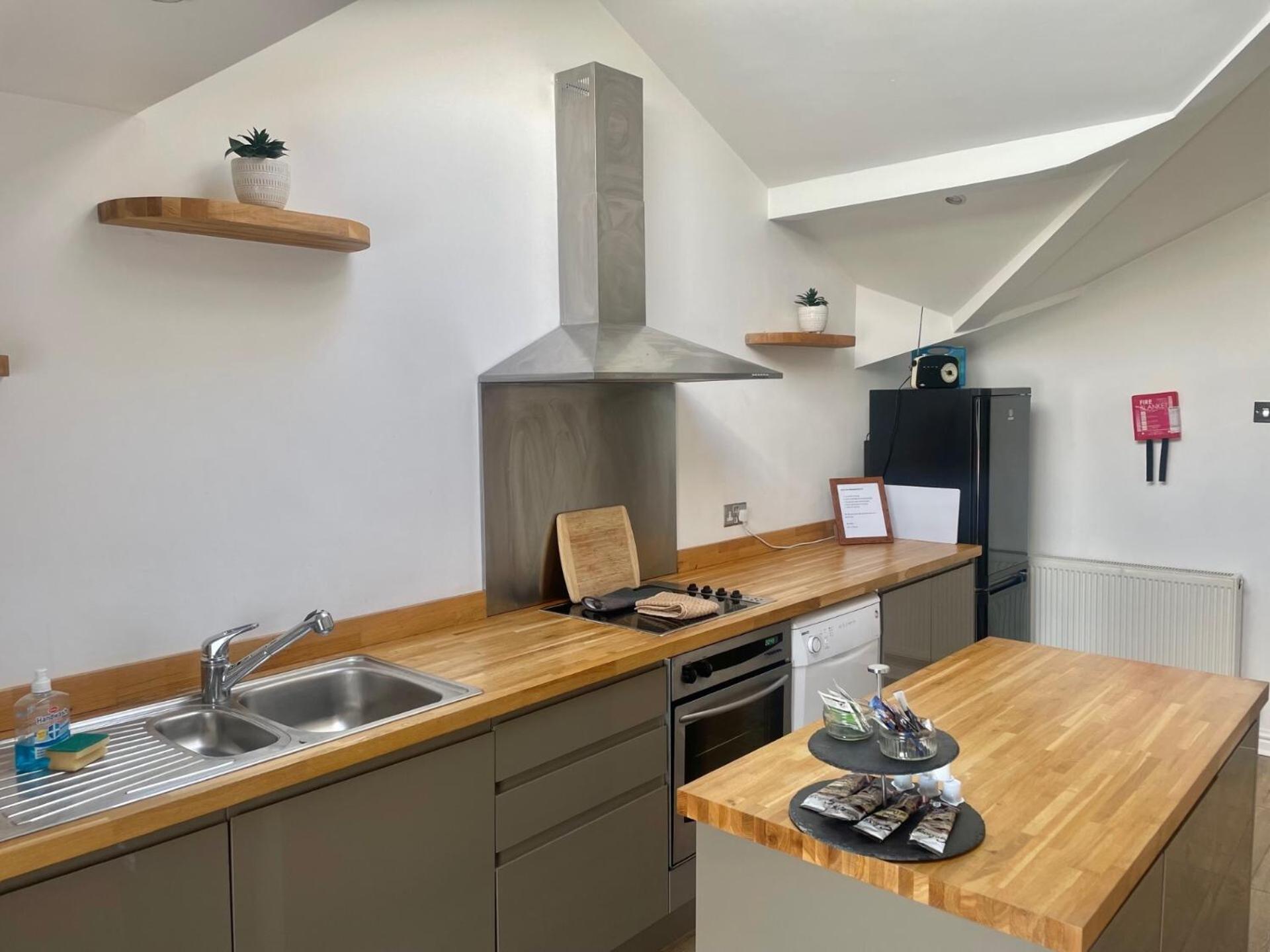 House 3 Bed Penthouse * Southport