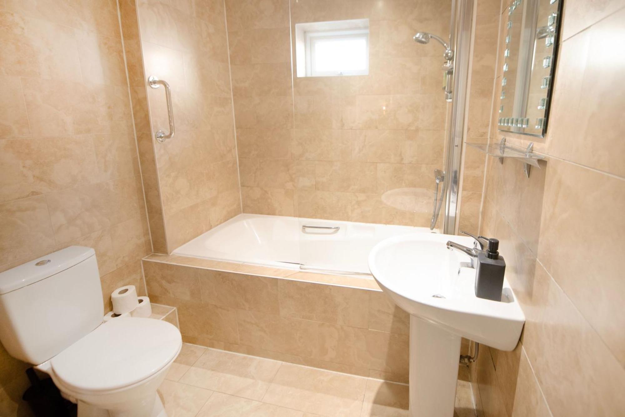 Stamford 3 Bed Apartment, Central, Quiet Apartment