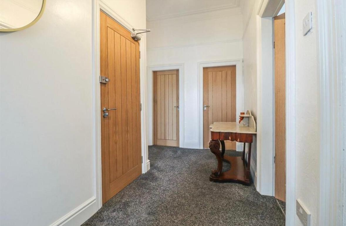 Spacious Victorian Birkdale With Garden *