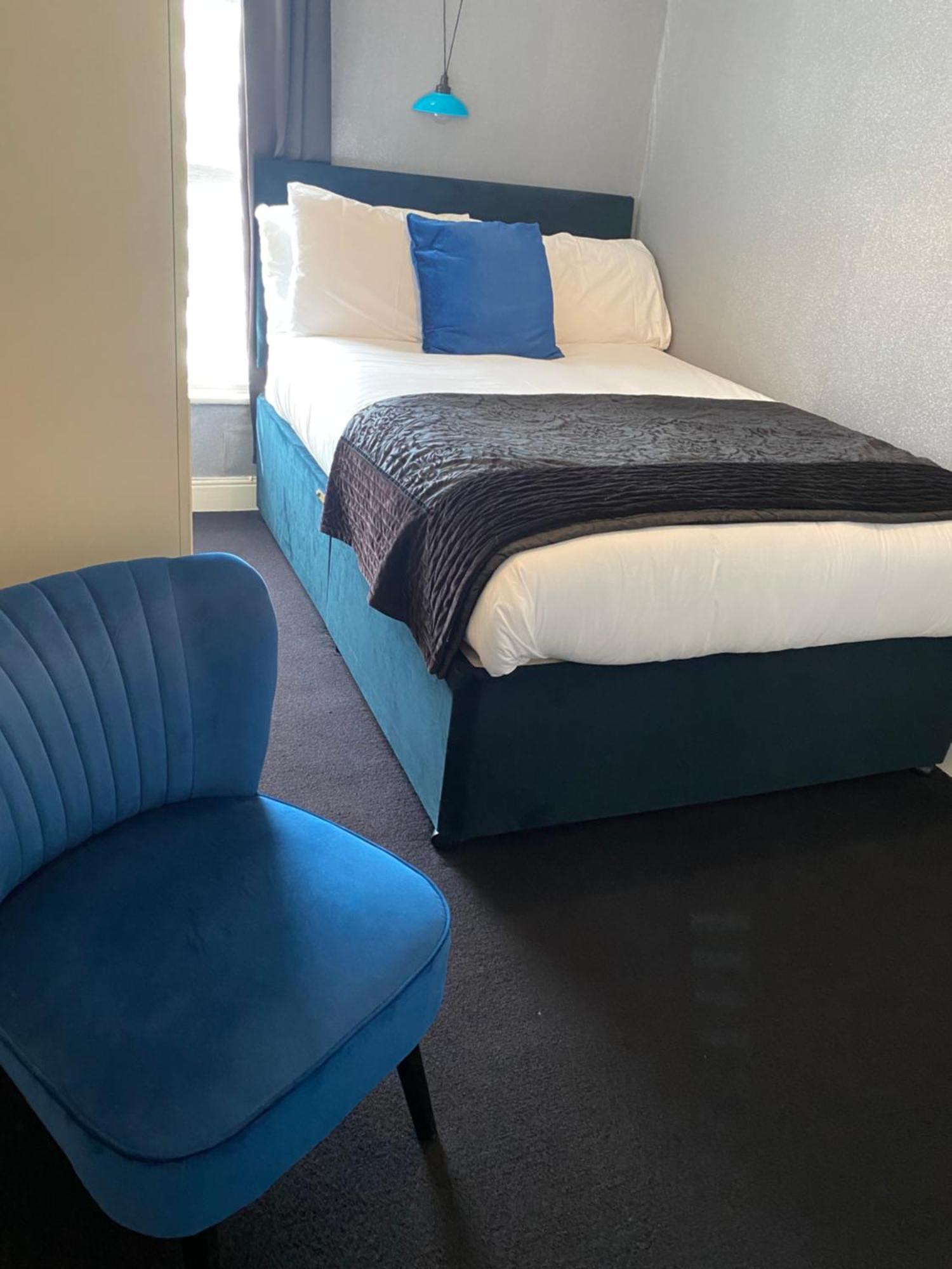 Aaron Guest house Southport