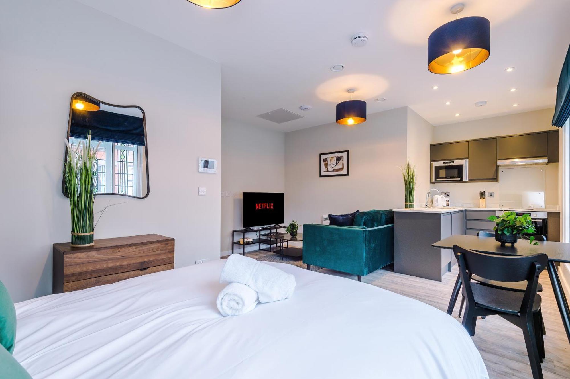 Stylish, Central And Spacious In Apartment