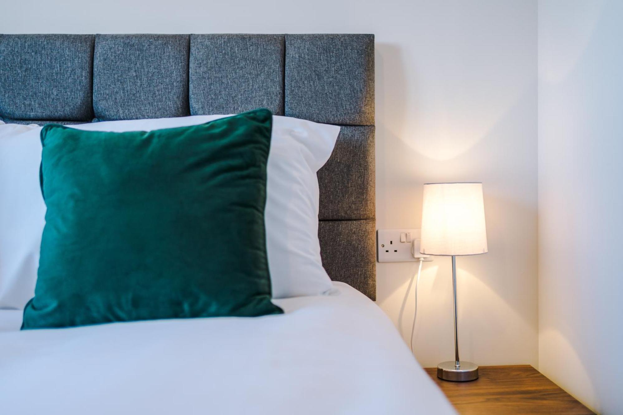 Apartment Stylish, Central And Spacious In Southport