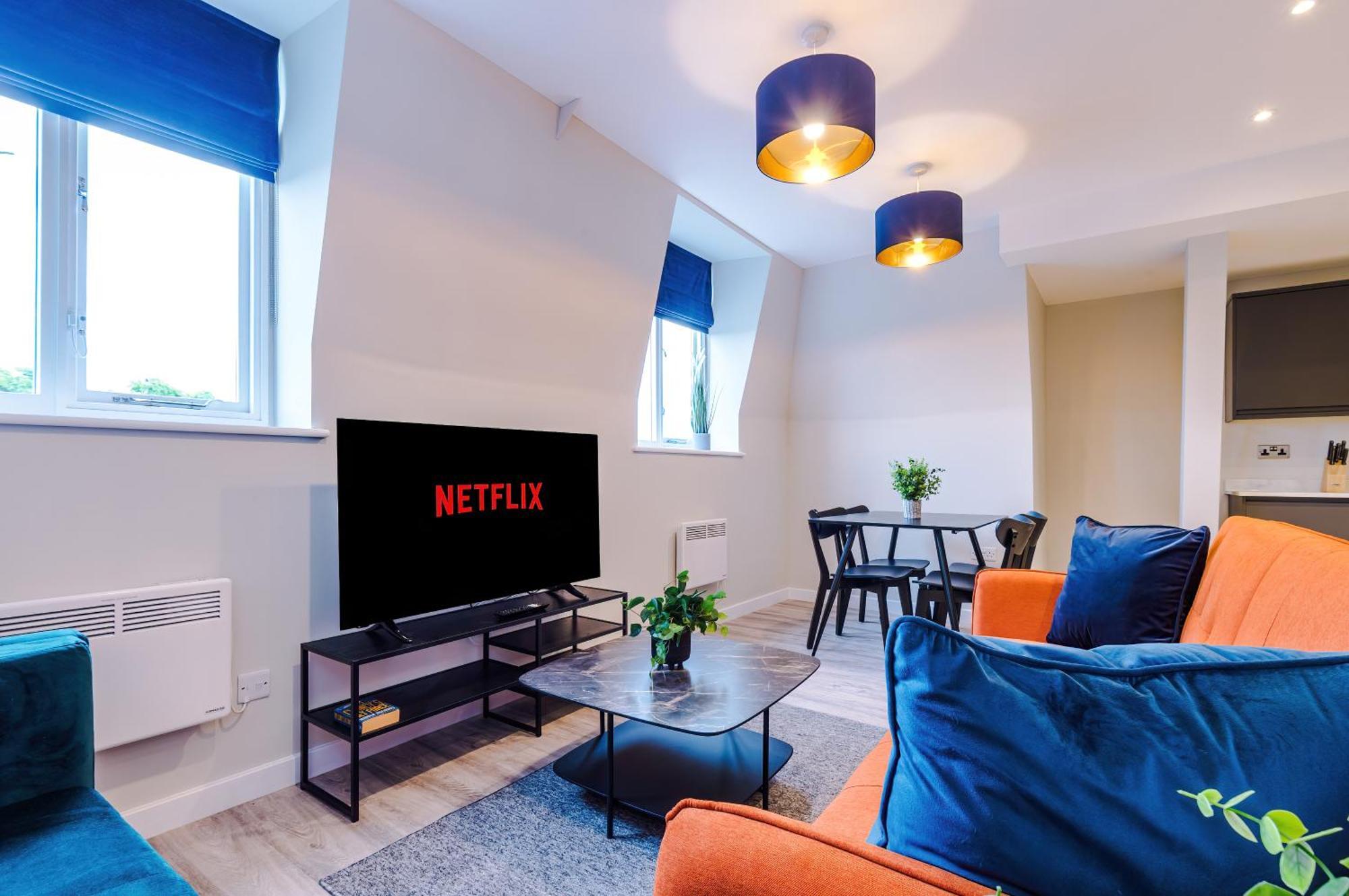 Stylish, Central And Spacious In * Southport