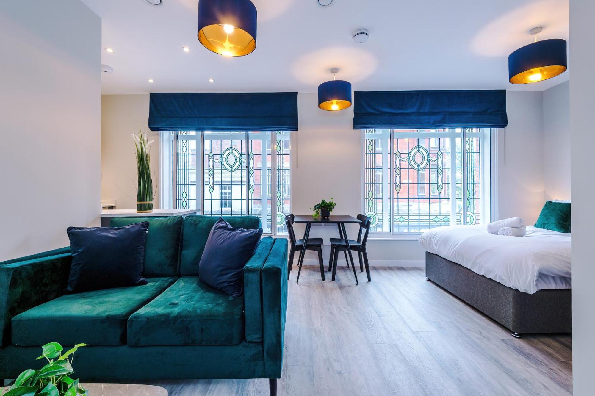 Apartment Stylish, Central And Spacious In *