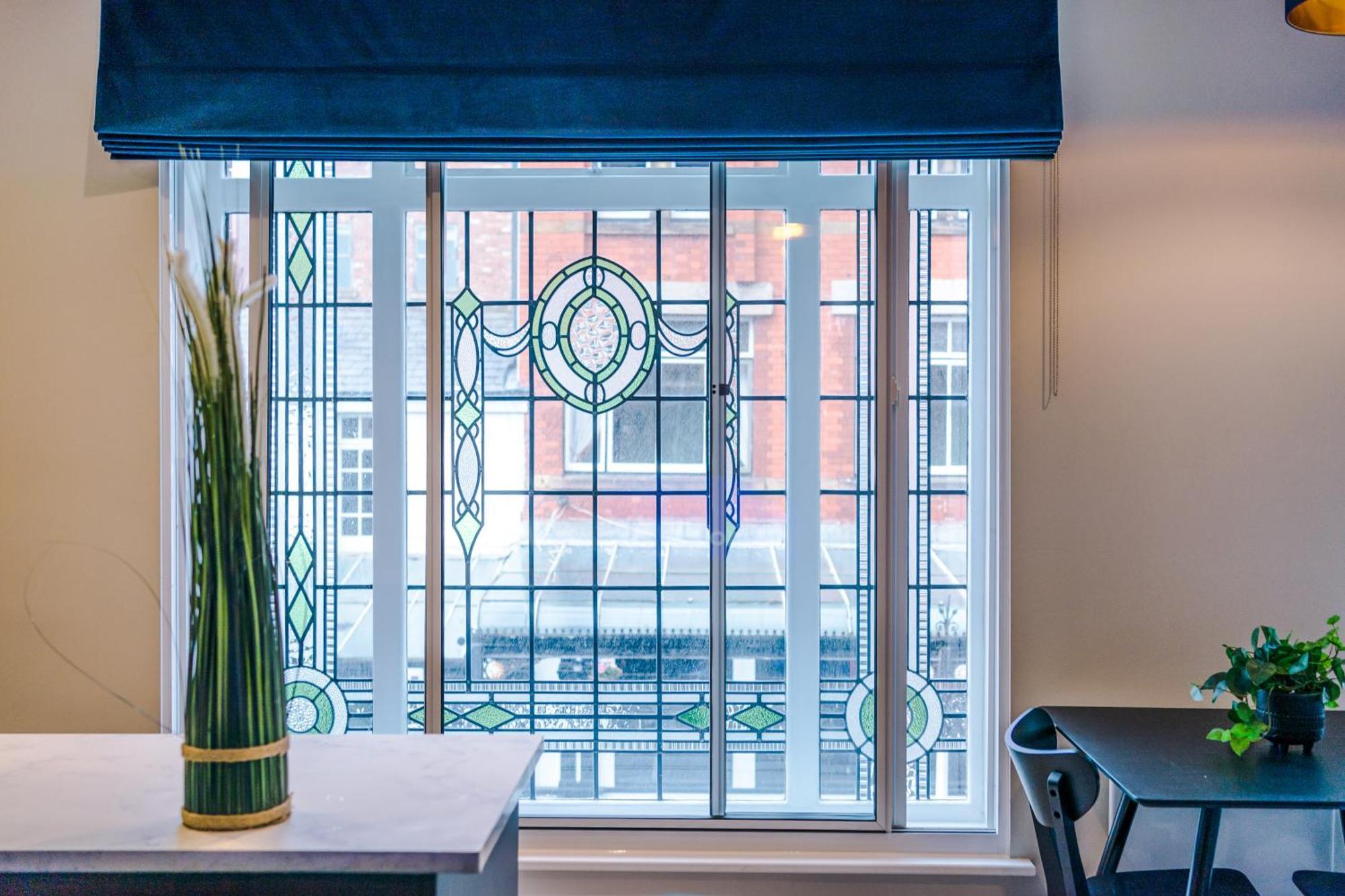 Stylish, Central And Spacious In Apartment