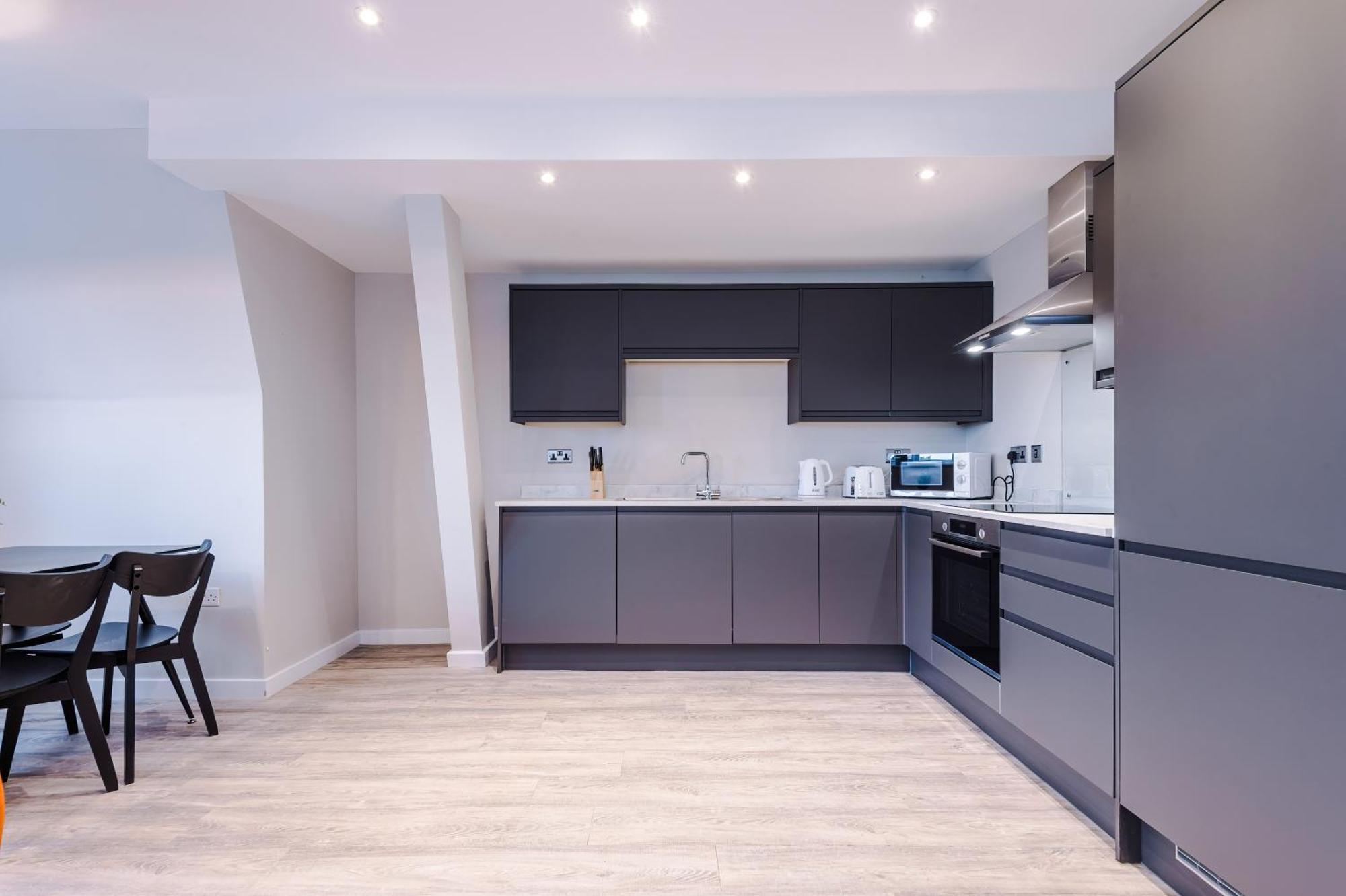 Apartment Stylish, Central And Spacious In *