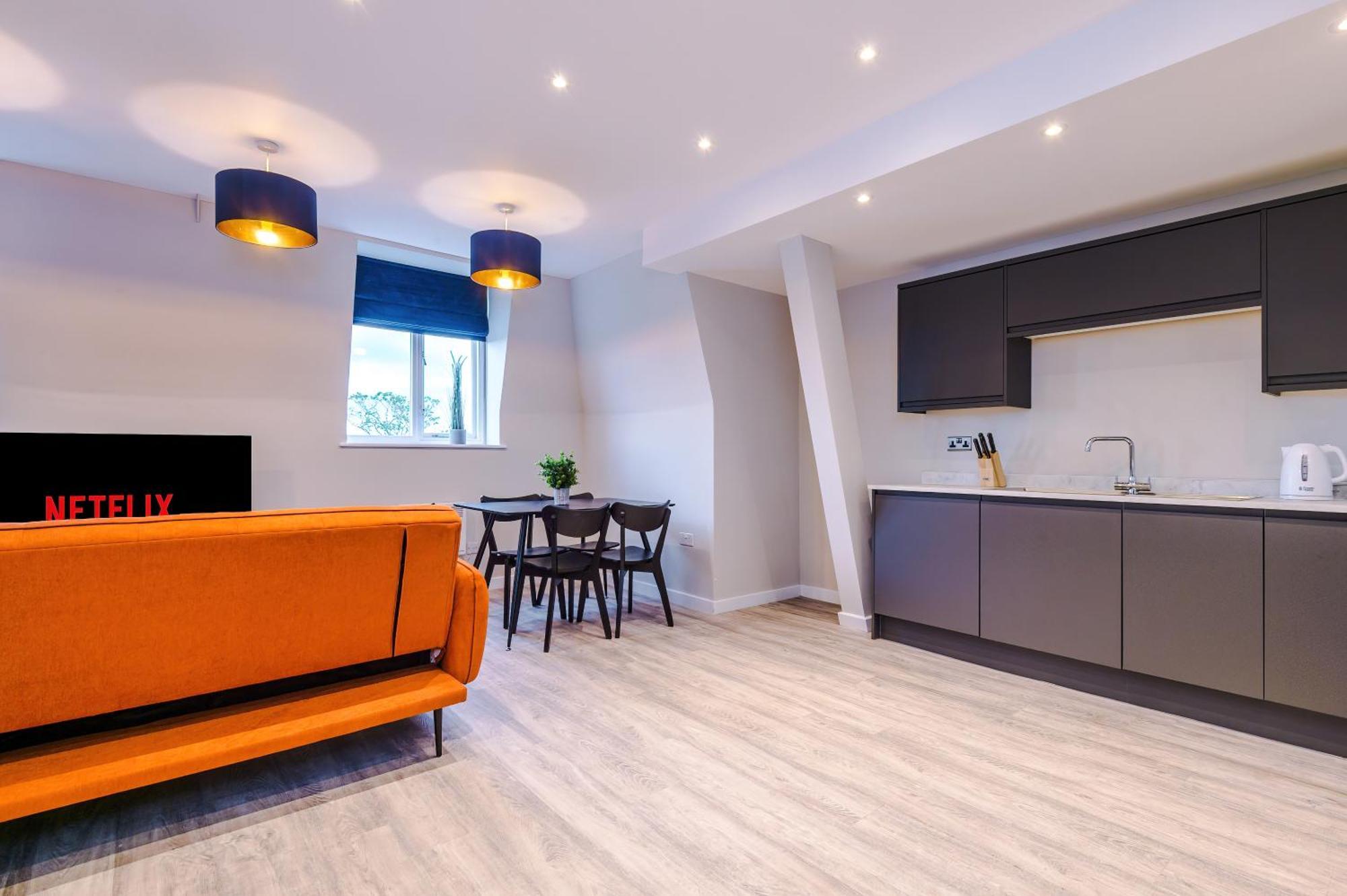 Apartment Stylish, Central And Spacious In Southport