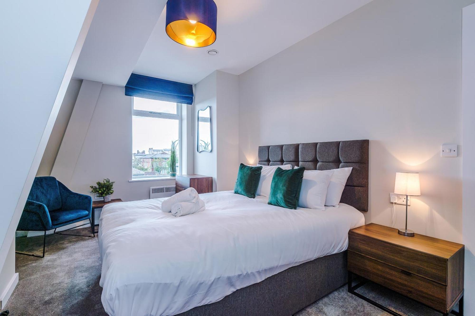 Stylish, Central And Spacious In Apartment Southport