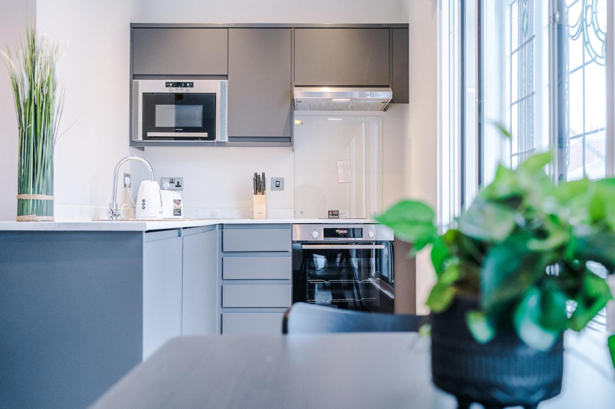 Stylish, Central And Spacious In Apartment