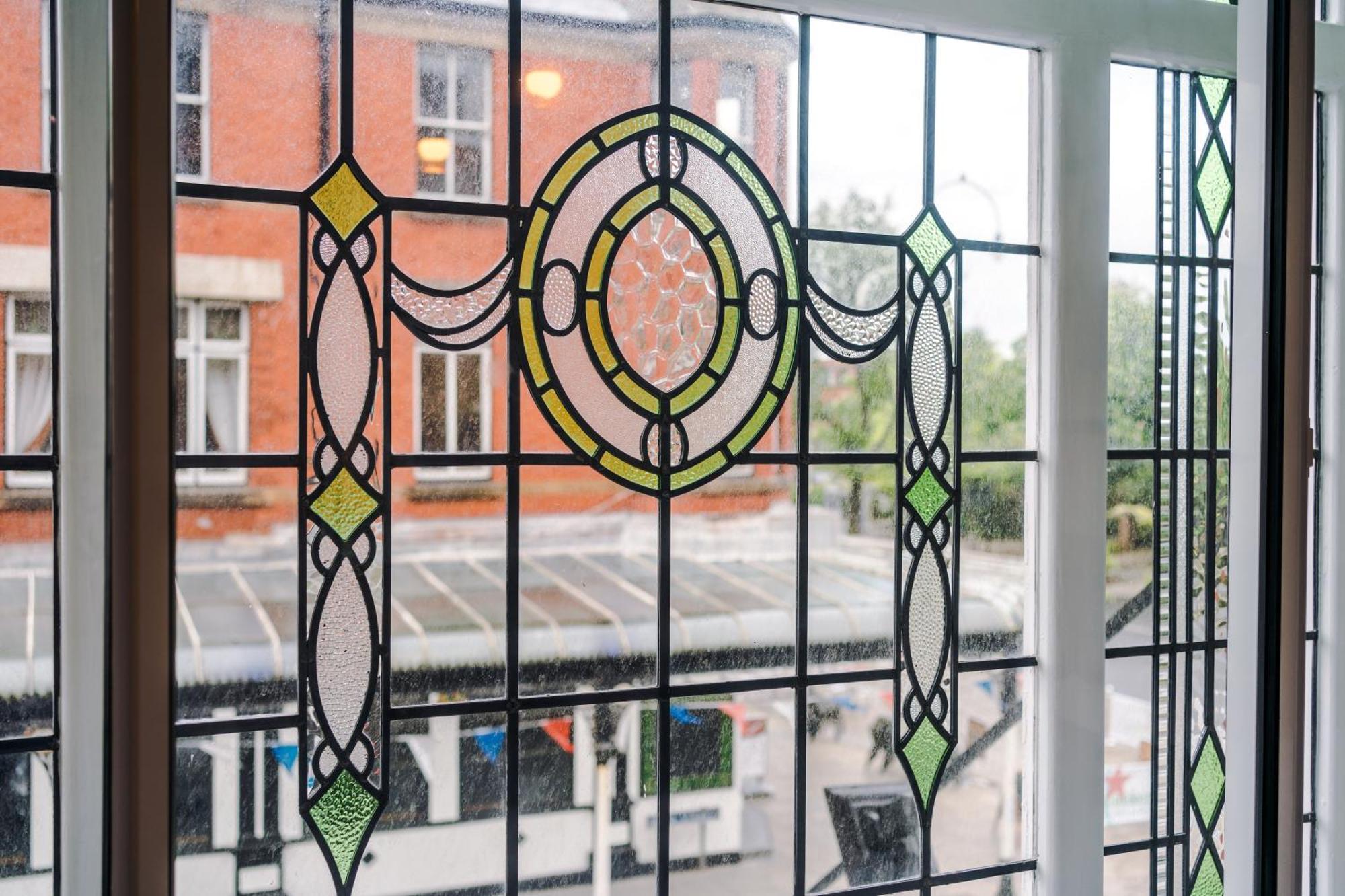 Stylish, Central And Spacious In * Southport