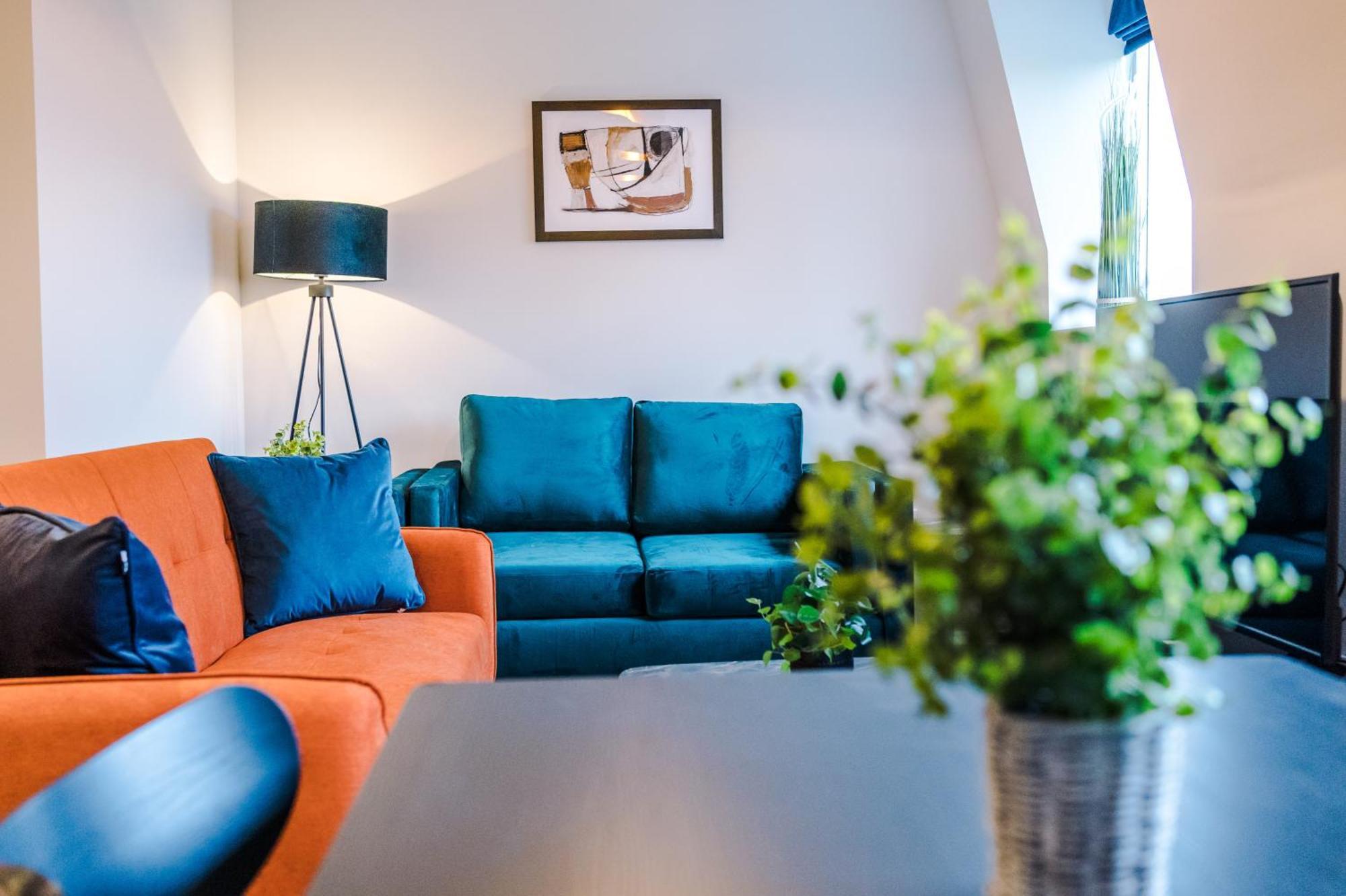 Stylish, Central And Spacious In Apartment *