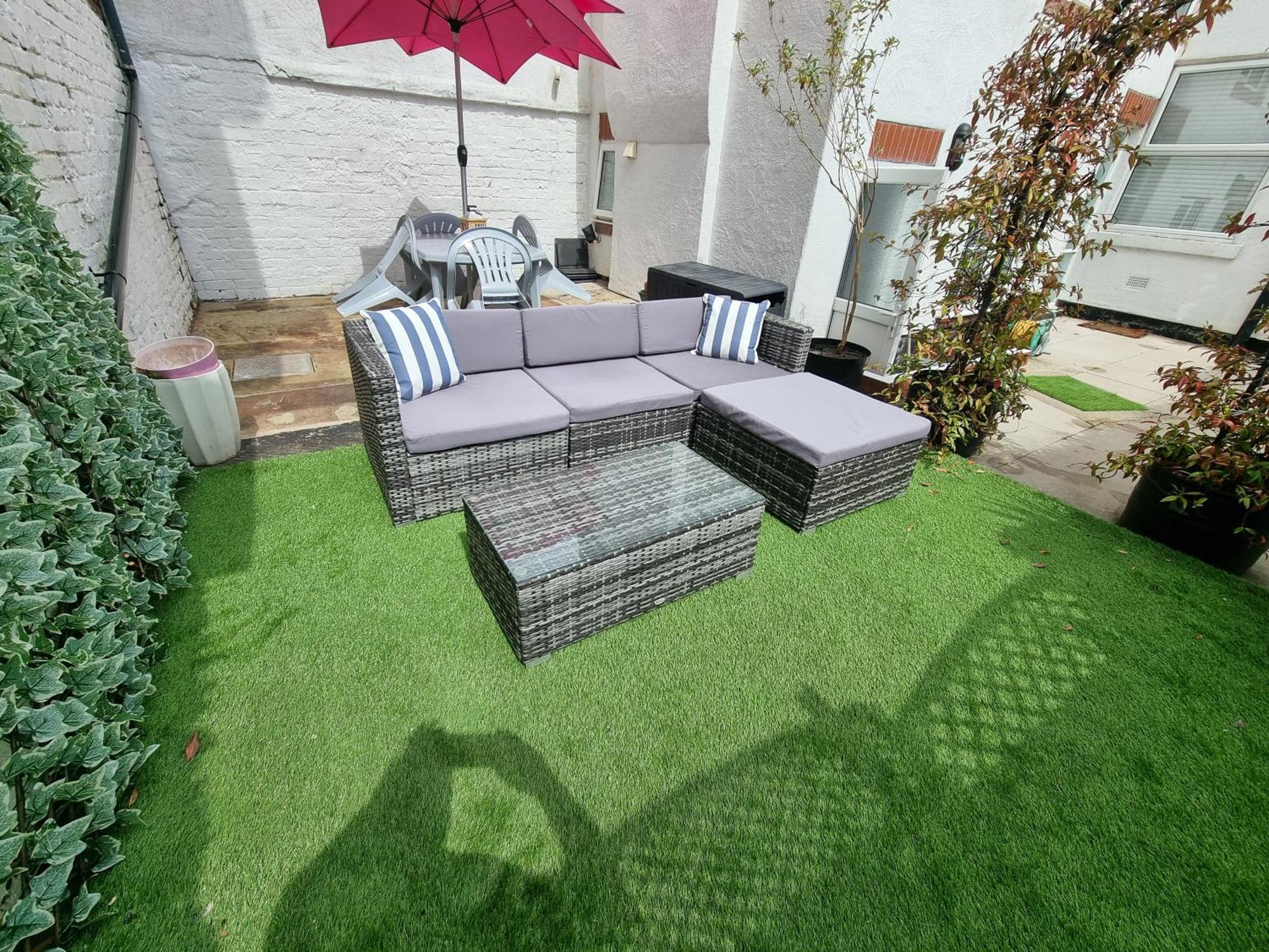 The Hideaway Ll Enclosed Garden Quiet Central *