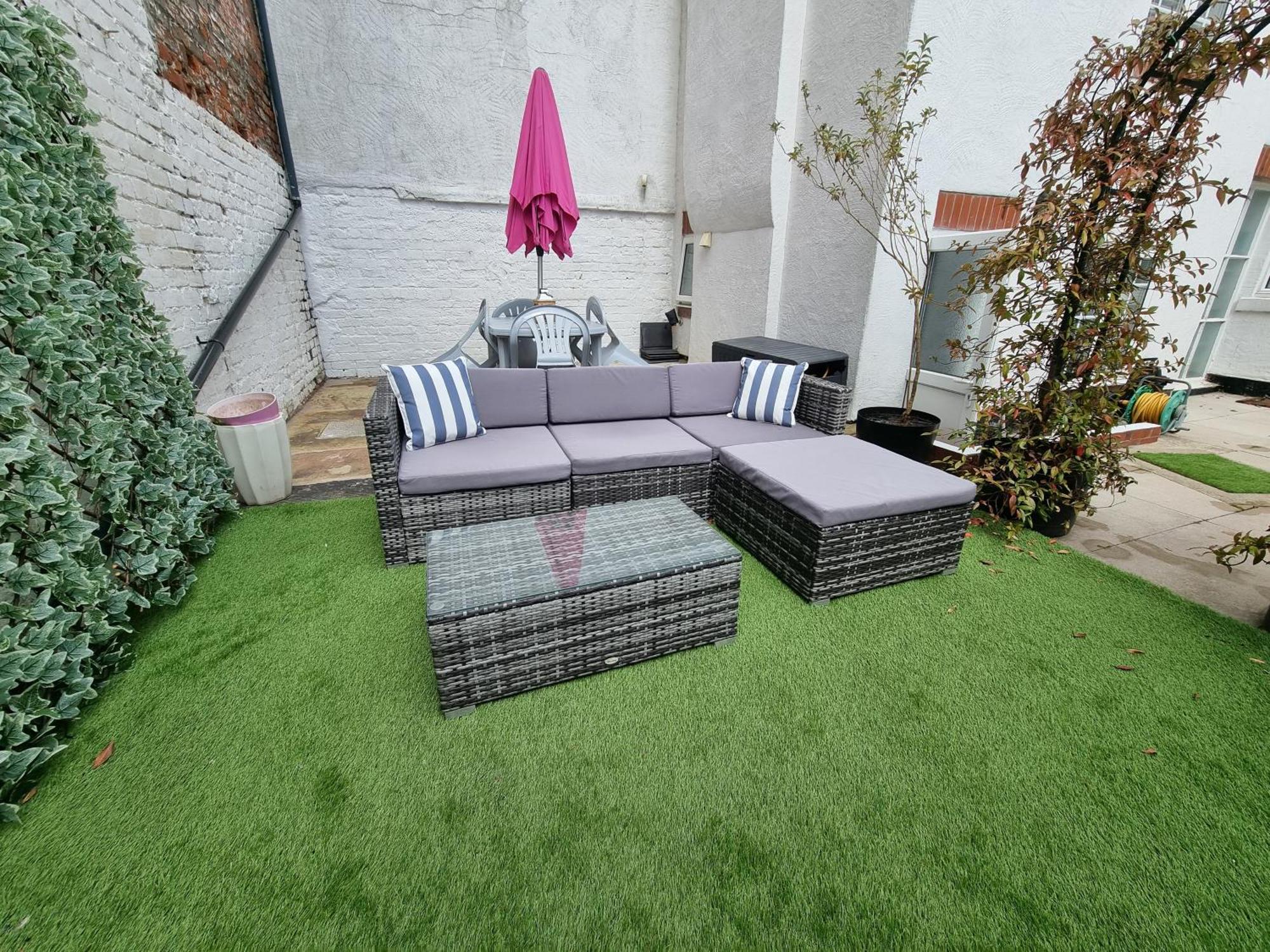 The Hideaway Ll Enclosed Garden Quiet Central Apartment