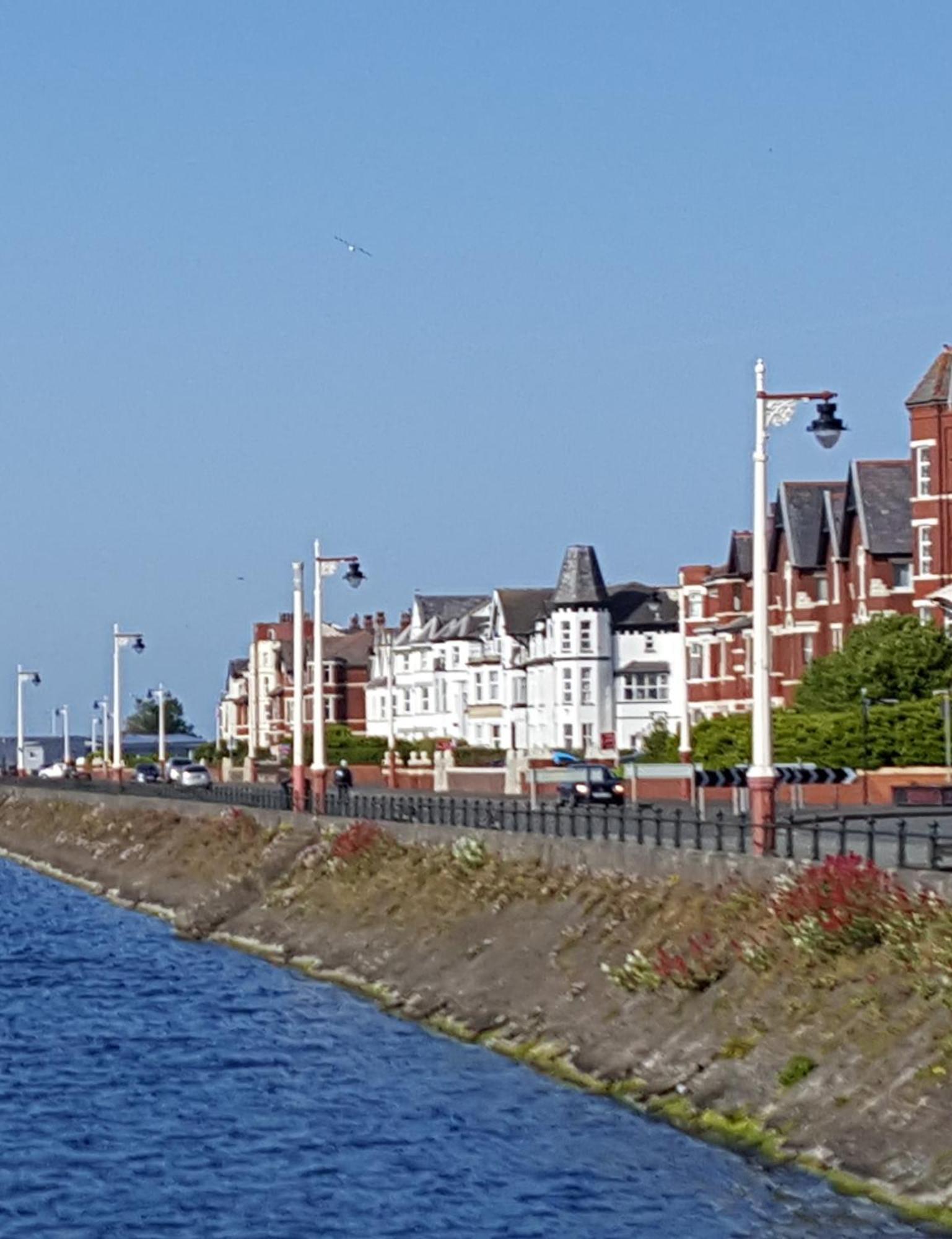 Lakeside View * Southport