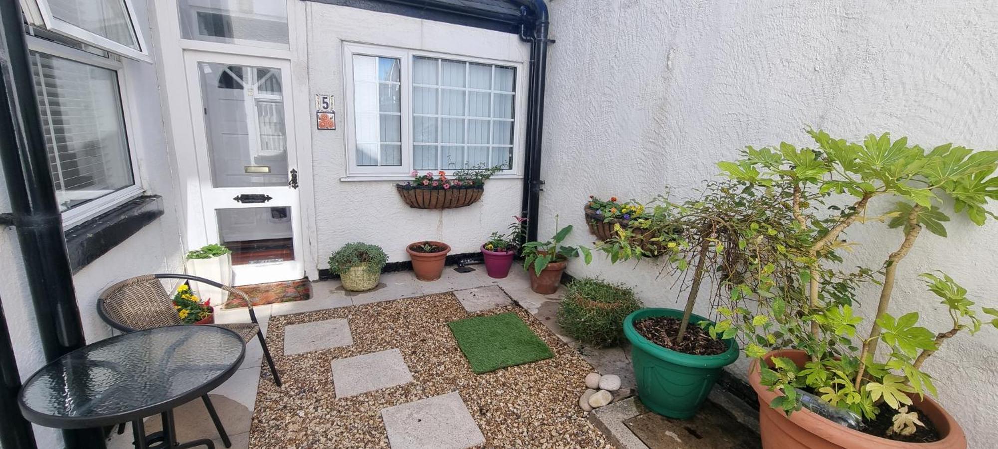 Apartment The Hideaway Ll Enclosed Garden Quiet Central