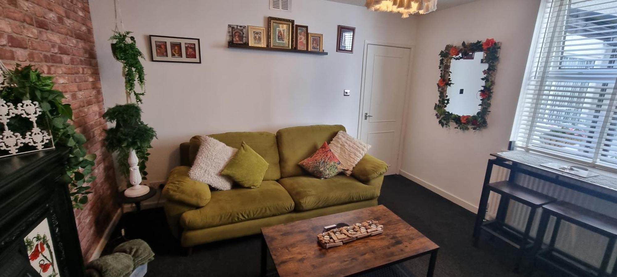 The Hideaway Enclosed Patio Quiet Parking Apartment