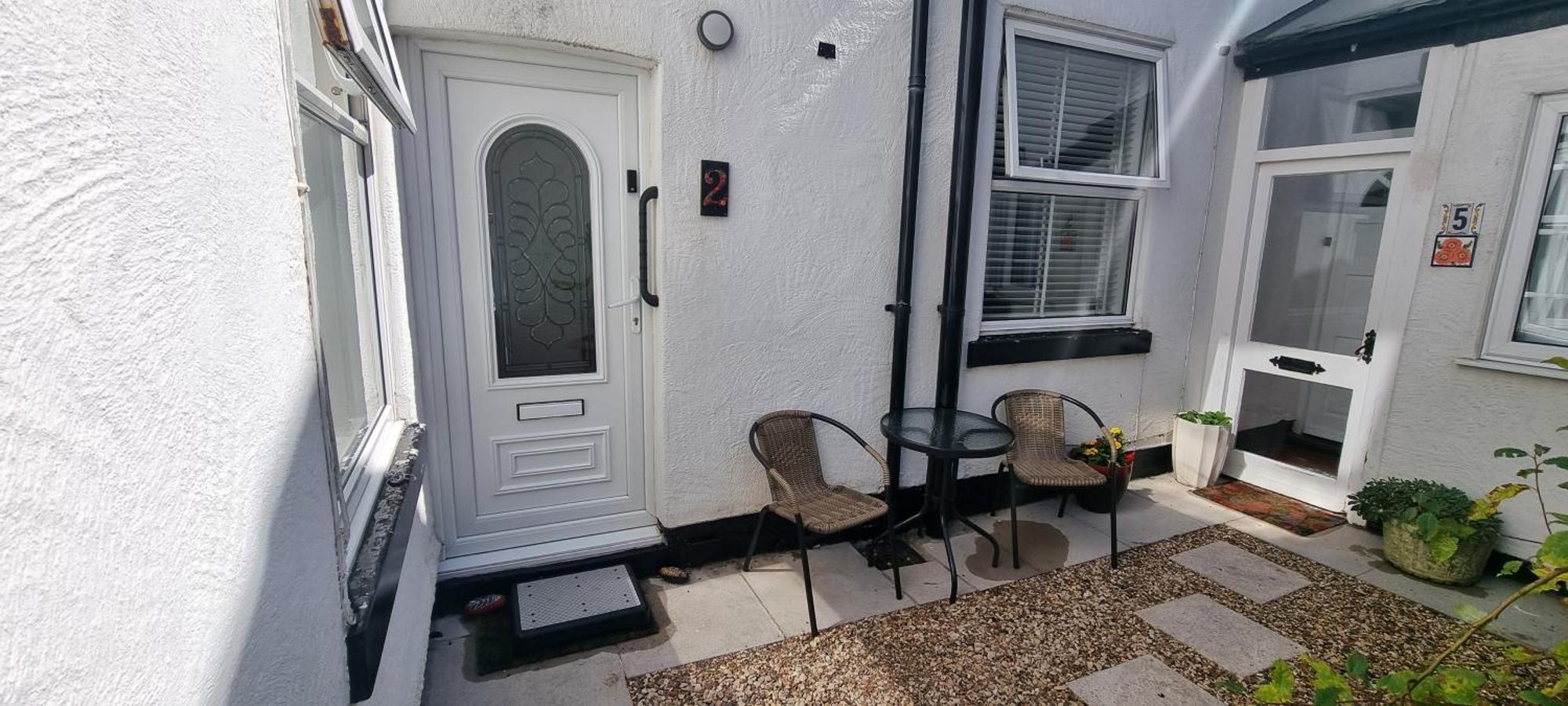 The Hideaway Enclosed Patio Quiet Parking