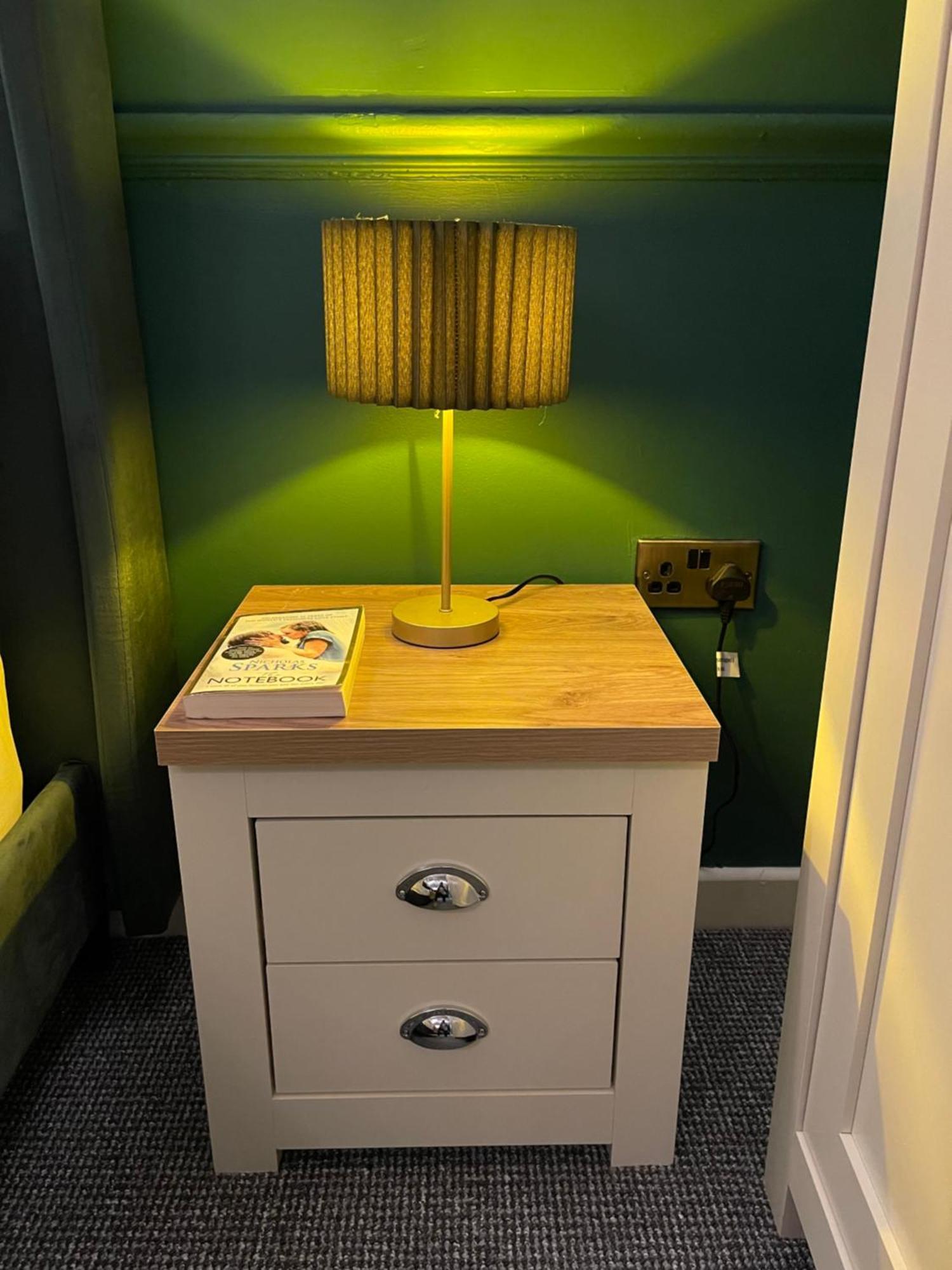 The Orange Suite - Sleeps 4 Apartment *