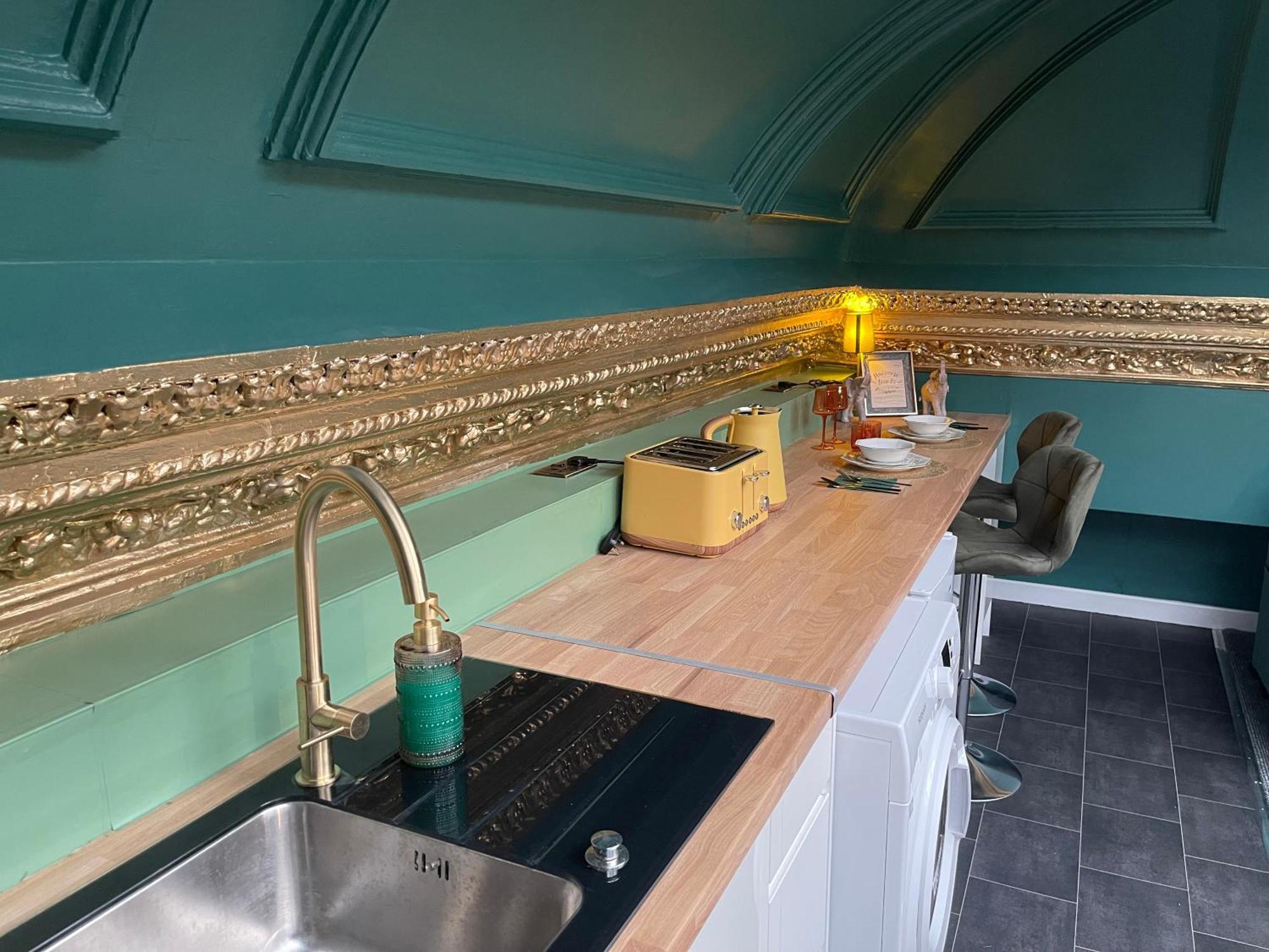 The Orange Suite - Sleeps 4