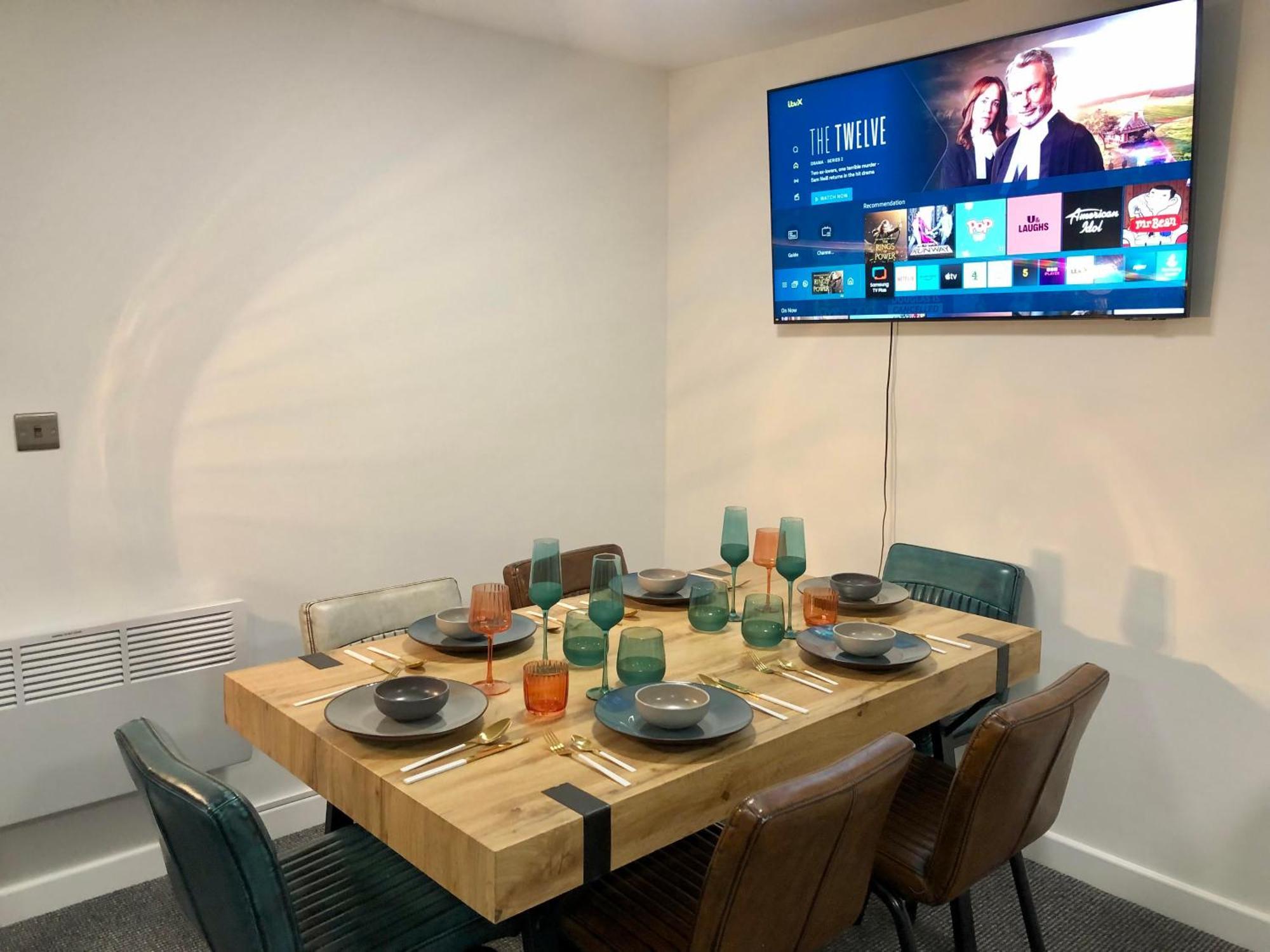 The Green Suite - Sleeps 6 - Three Bedrooms
