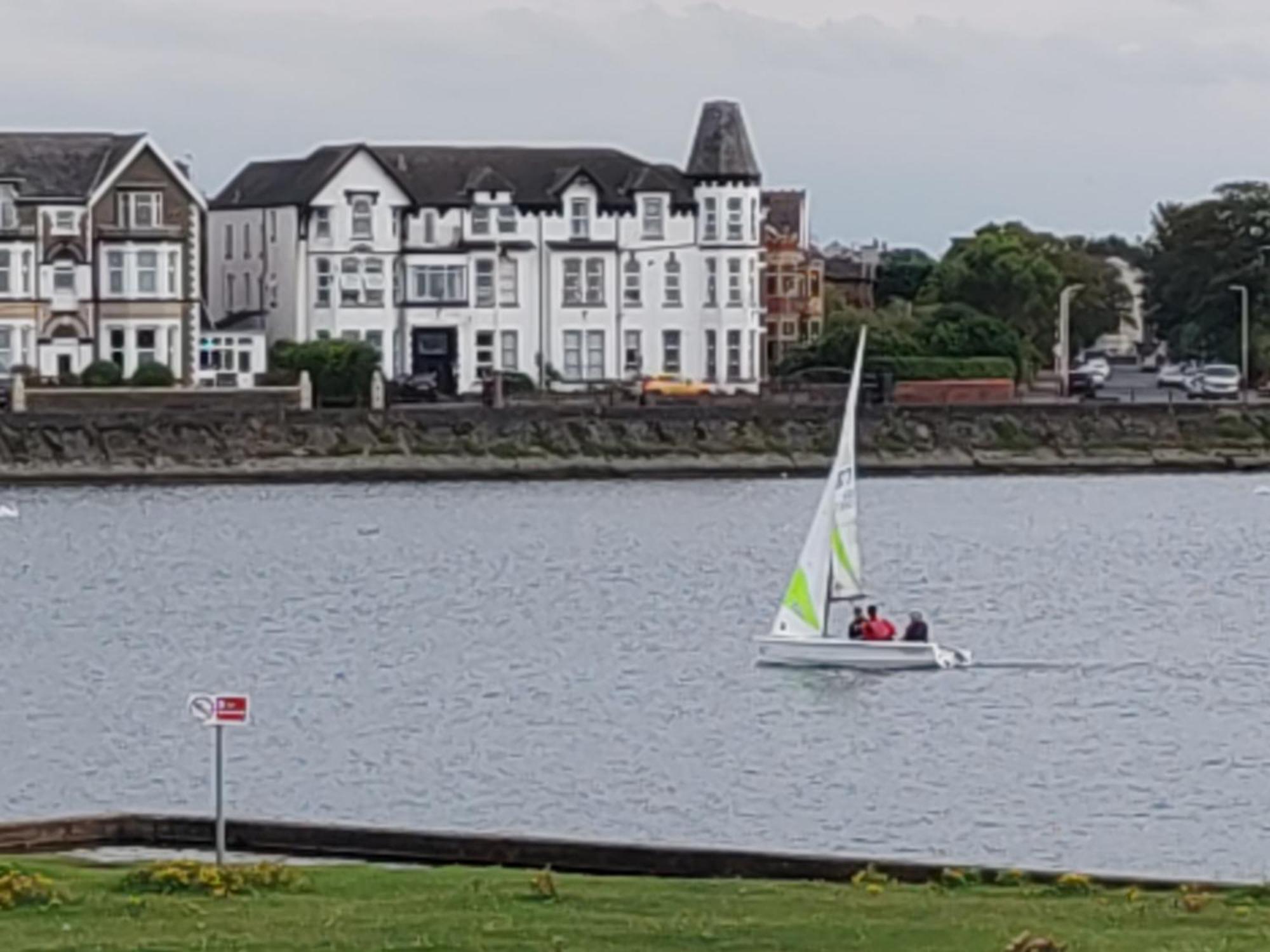 Lakeside View Apartment Southport