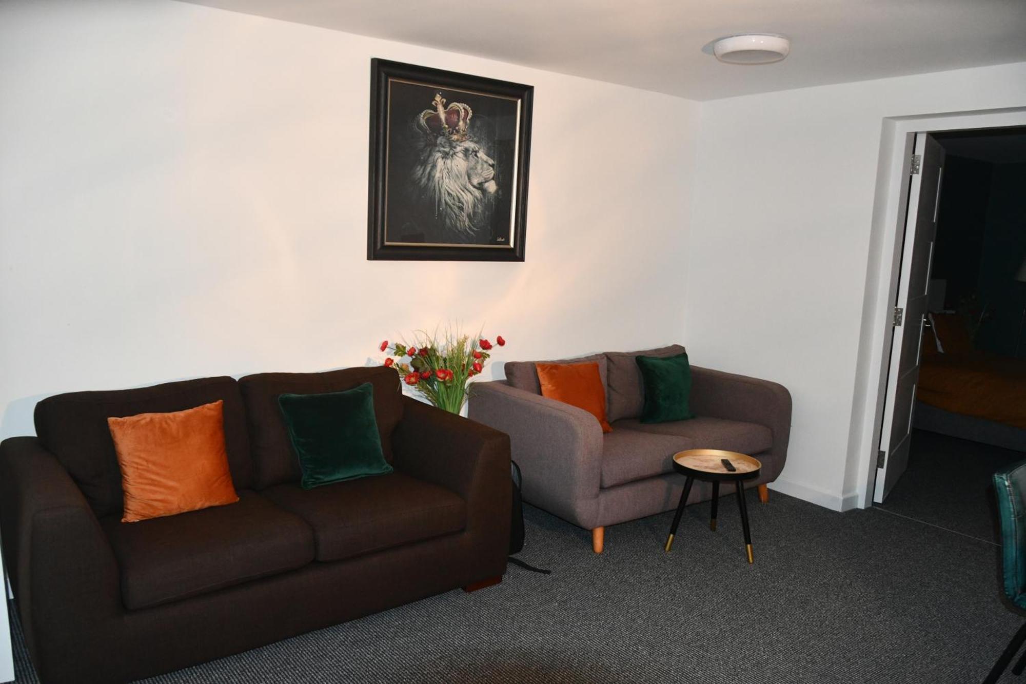 Apartment The Green Suite - Sleeps 6 - Three Bedrooms *