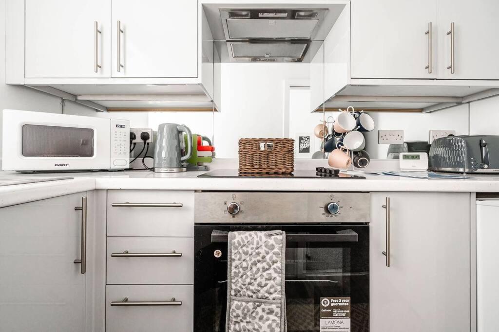 Apartment Santiago 4 - Free Parking Wi-fi Southport